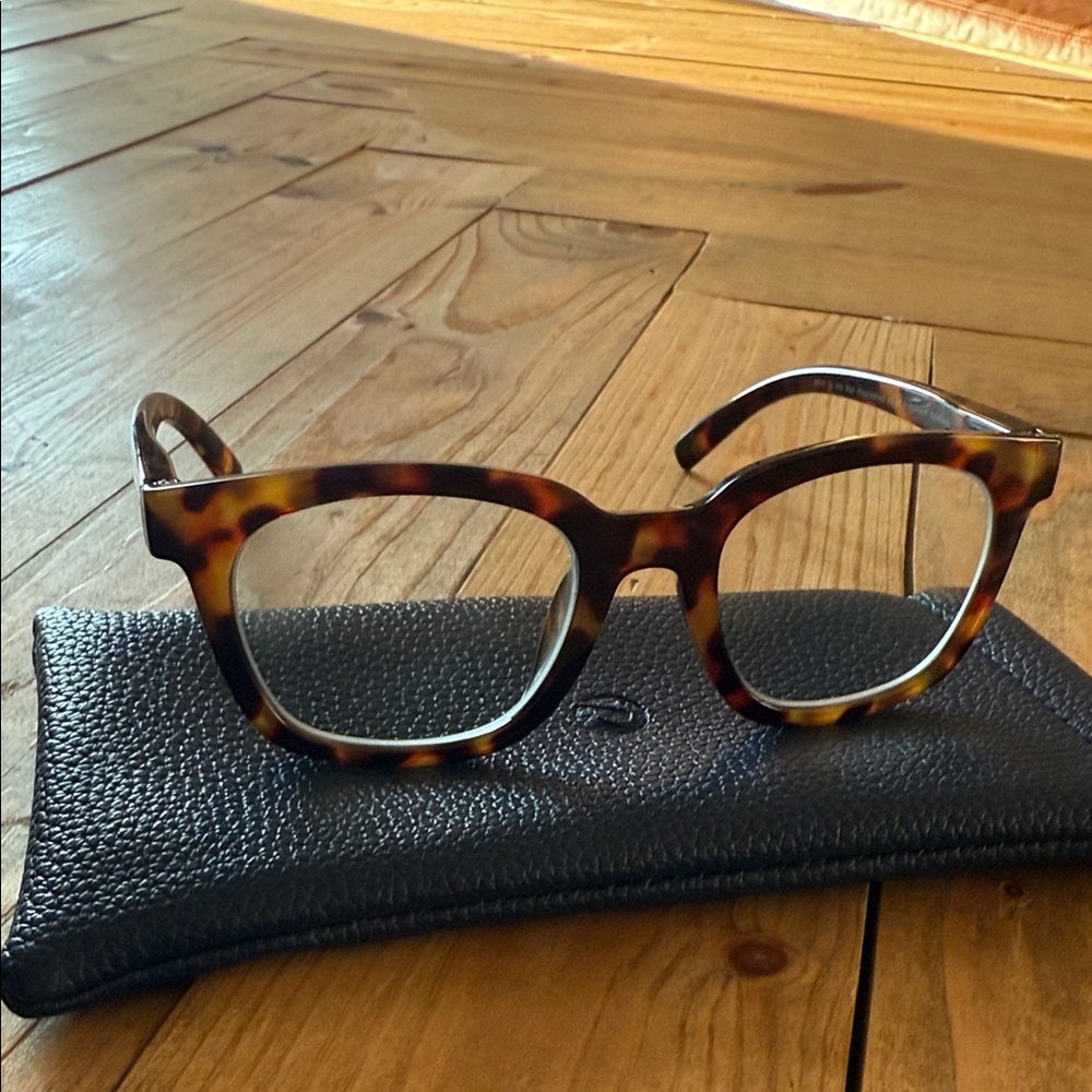 Peepers Tortoise Shell Women's Glasses +2.00